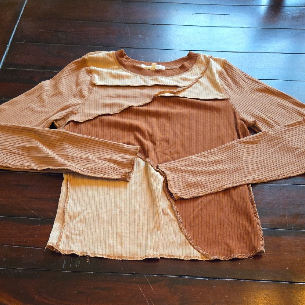 Gilded Intent Brown and Tan Ribbed Top